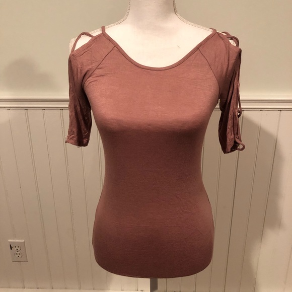 Active USA Tops - Last one! Half Sleeve Shirt with Criss Cross Arms